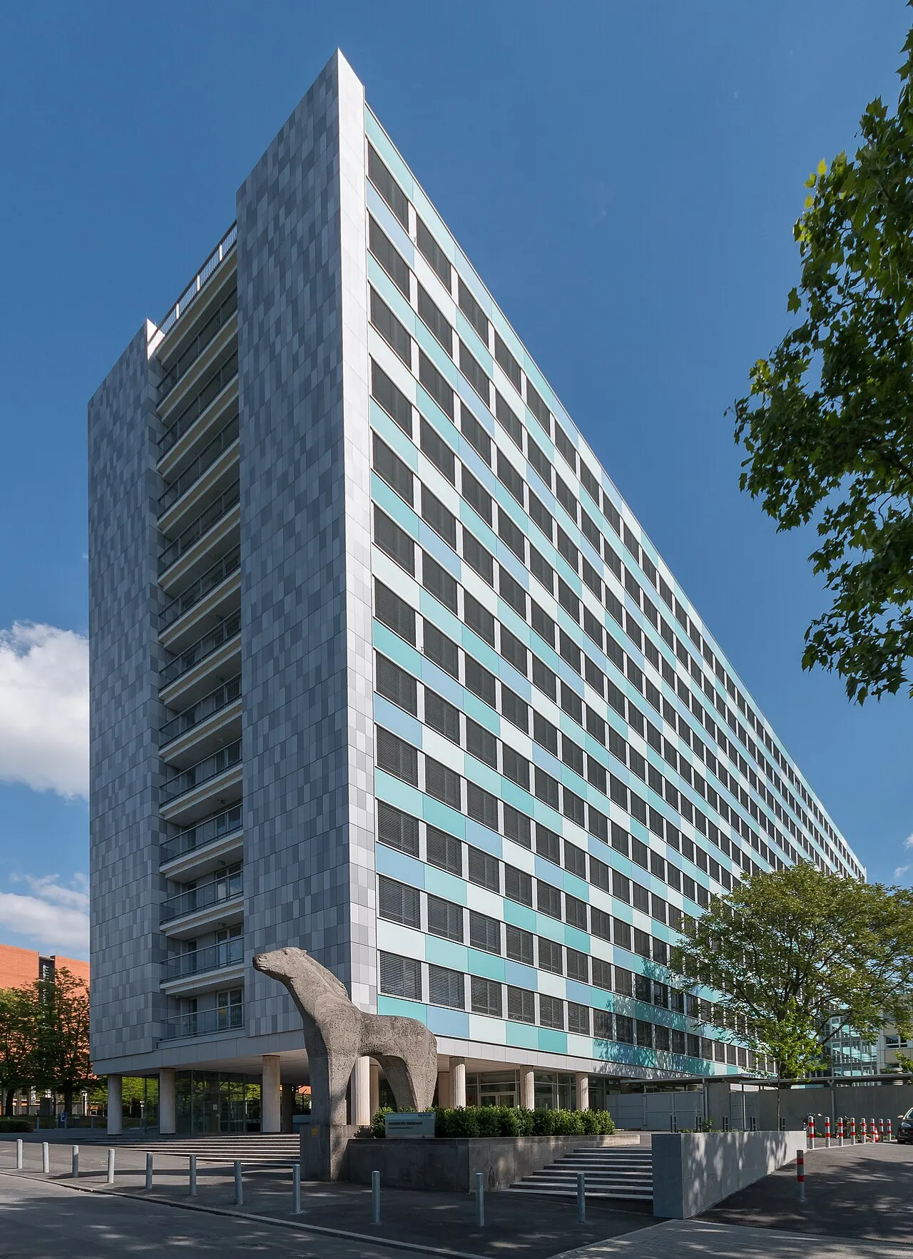 Het gebouw van het Duitse federale statistiekbureau Destatis in Wiesbaden.