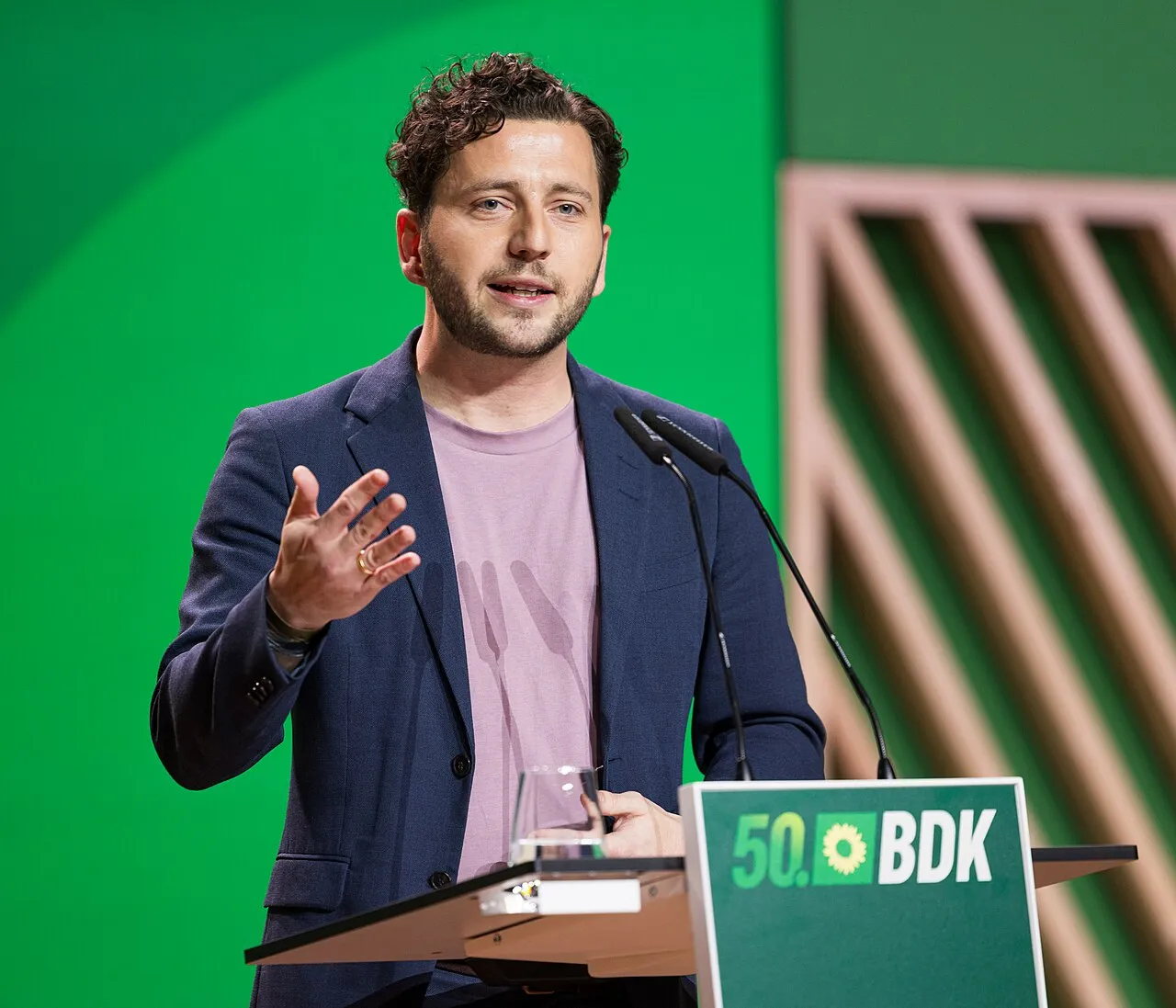 Felix Banaszak, partijvoorzitter van de Groenen, op een bondscongres van de partij