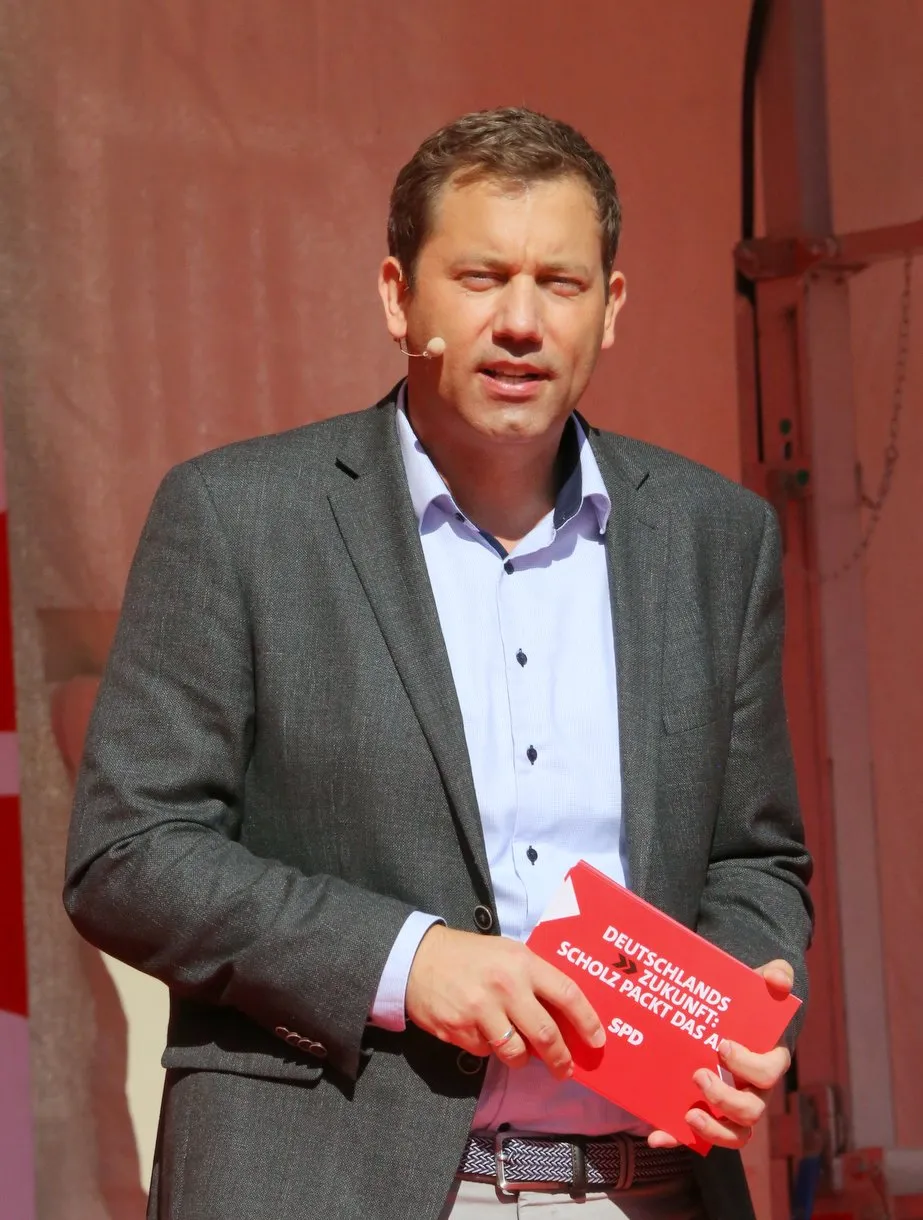 Lars Klingbeil, Duits SPD-politicus en bondsminister van Financiën, tijdens een verkiezingsevenement in München in augustus 2021