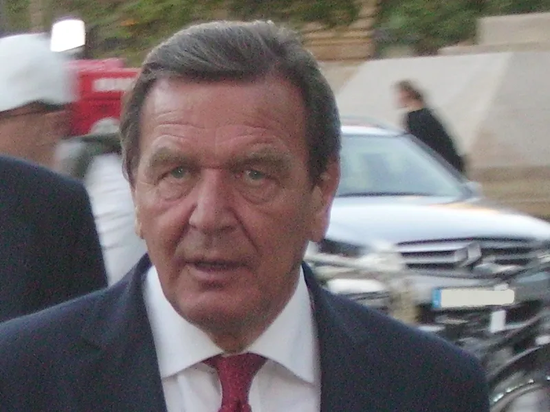 Oud-bondskanselier Gerhard Schröder tijdens een verkiezingsbijeenkomst in Hannover, 2009